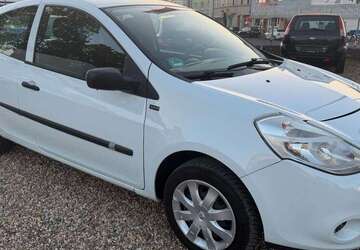 Renault Clio 174.600 km 1.950 &euro; Leverkusen 51371