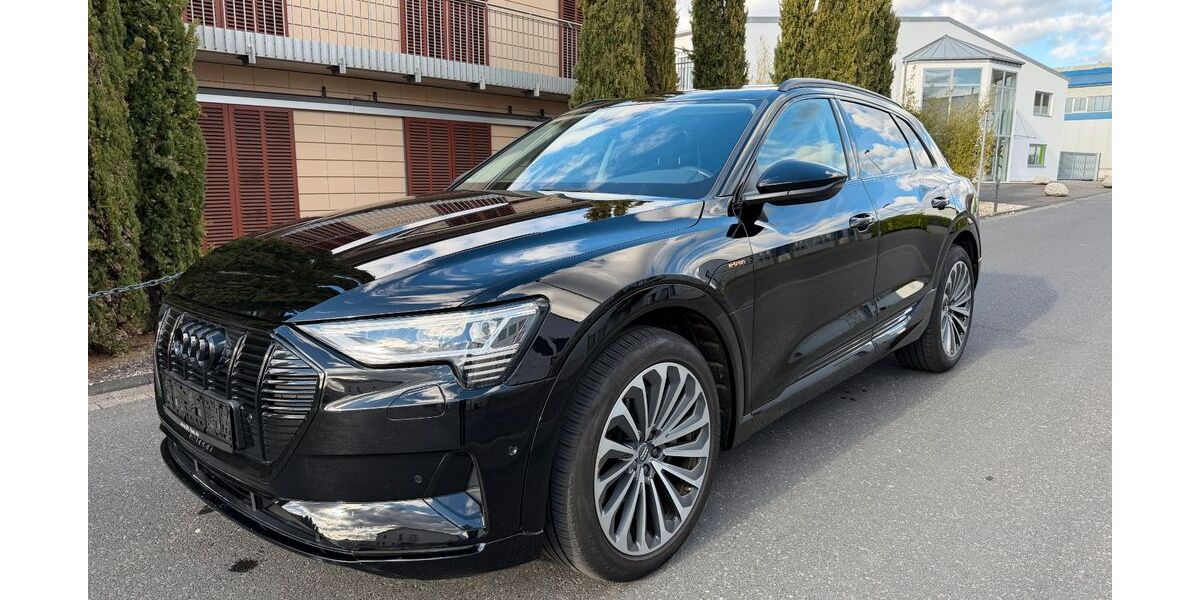 Audi e-tron 89.425 km 26.990 &euro; Lohmar bei Köln 53797