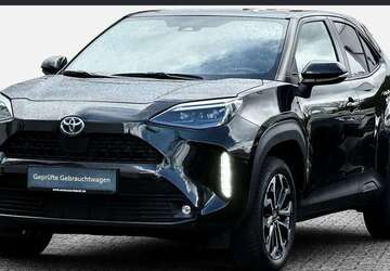 Toyota Yaris Cross 44.628 km 21.985 &euro; Köln 51063