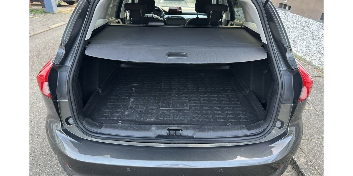 Ford Focus Navi Temp.Sitzh.Spurh.CarPlay EU6 GARANTIE 93.000 km 12.500 &euro; Erftstadt 50374