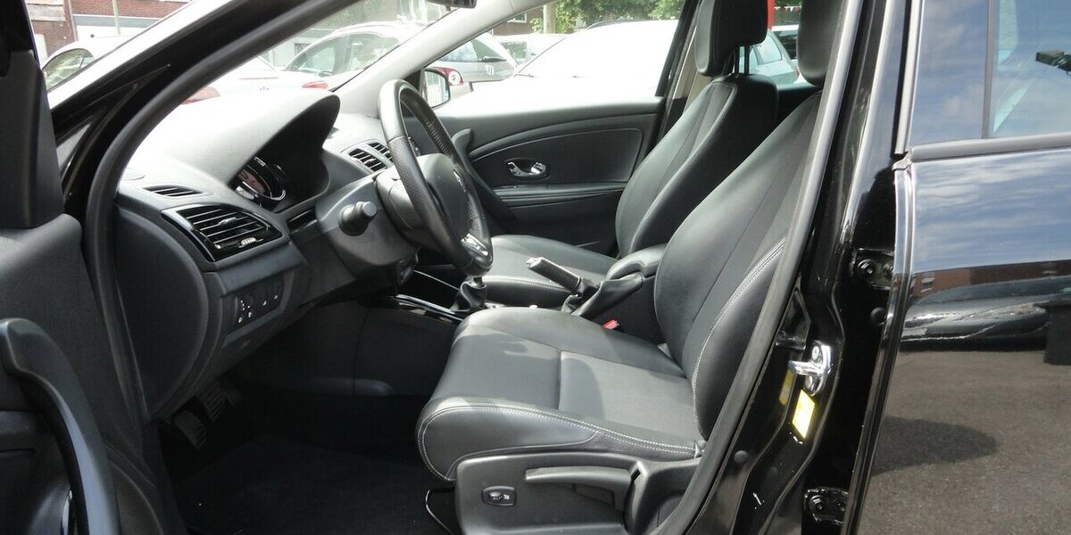 Renault Megane BOSE Edit. Klima.Kette+Reifen+Kuppl.Neu 150.000 km 5.790 &euro; Neuss 41462