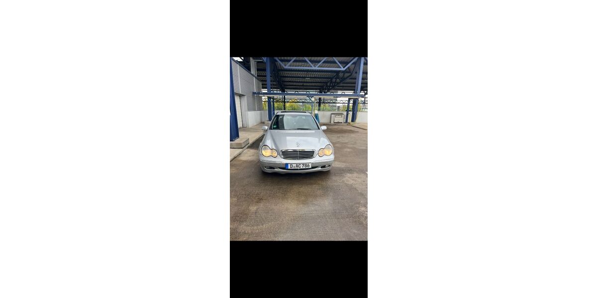 Mercedes-Benz 220 275.000 km 3.500 &euro; Düsseldorf 40237