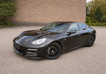 Porsche Panamera 124.111 km 28.900 &euro; Düsseldorf 40597