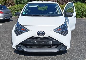 Toyota Aygo (X) 27.100 km 8.500 &euro; Leverkusen 51381