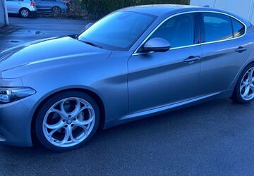 Alfa Romeo Giulia 121.800 km 18.900 &euro; Remscheid 42855