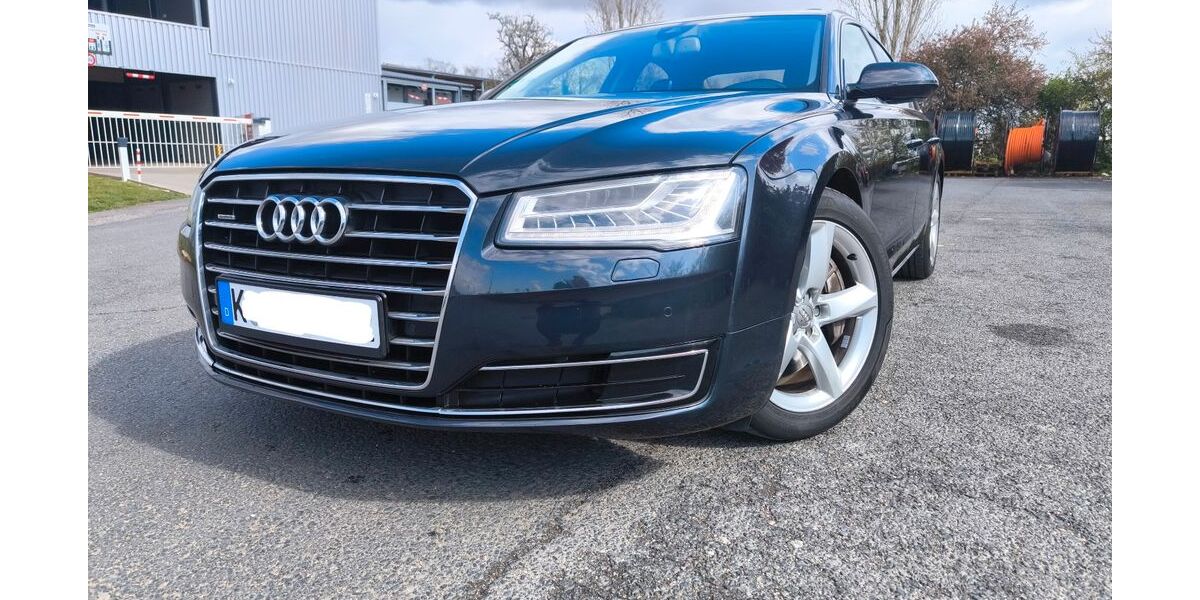 Audi A8 311.000 km 17.450 &euro; Köln 51145