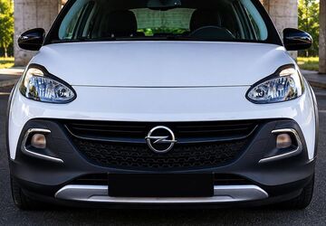 Opel Adam 87.900 km 6.300 &euro; Köln 50859