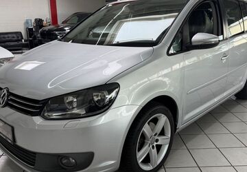 VW Touran 210.000 km 6.990 &euro; Leverkusen 51371