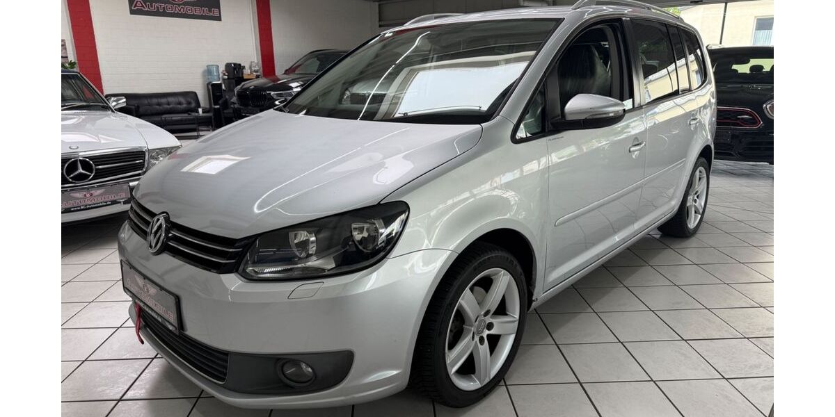 VW Touran 210.000 km 6.990 &euro; Leverkusen 51371
