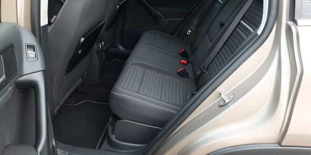 VW Tiguan CUP SPORTSTYLE BMT NAVI PARKPILOT TEMPOMAT 87.859 km 11.900 &euro; Köln 50858