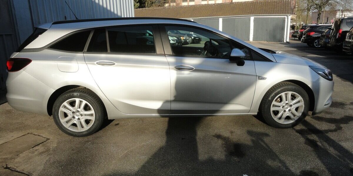 Opel Astra Edition 1,4 Klimatr. PDC V+H Allwetter Shz 90.000 km 8.990 &euro; Neuss 41462