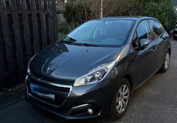 Peugeot 208 140.000 km 4.899 &euro; Köln 51147