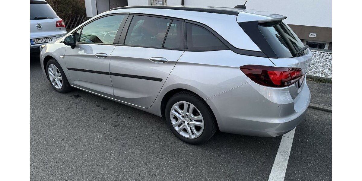 Opel Astra Klima Navi Temp CarPlay GARANTIE 37.000 km 37.000 km 14.900 &euro; Erftstadt 50374