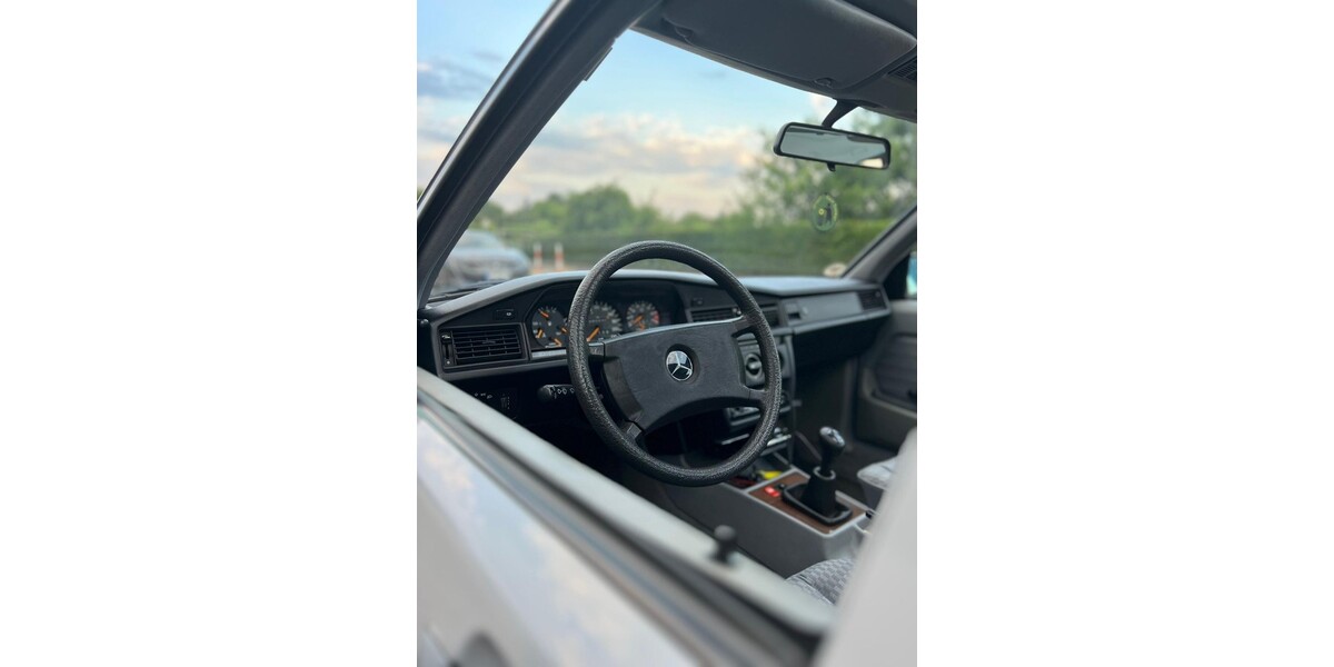 Mercedes-Benz 190E 86.500 km 10.500 &euro; Bedburg 50181