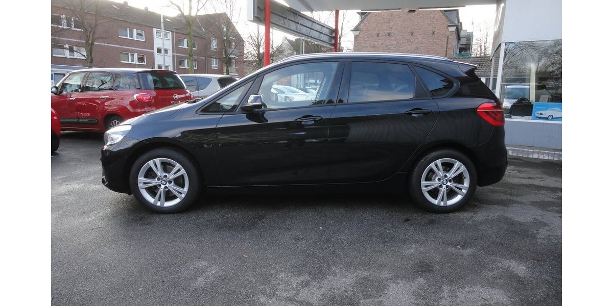 BMW 218 Active Tourer Autom Navi LED Klimatr.PDC SHZ 112.000 km 11.999 &euro; Neuss 41462