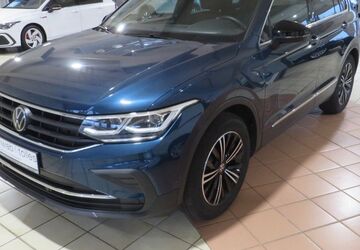 VW Tiguan 28.300 km 32.995 &euro; Neuss 41469