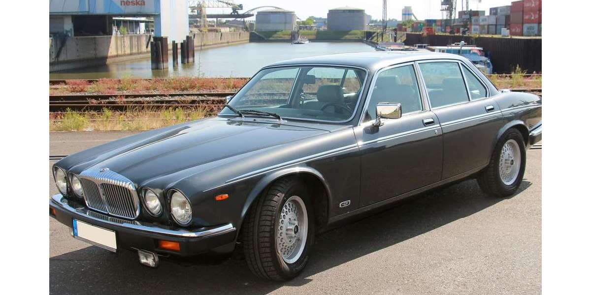 Jaguar Daimler 110.000 km 23.900 &euro; Düsseldorf 40225