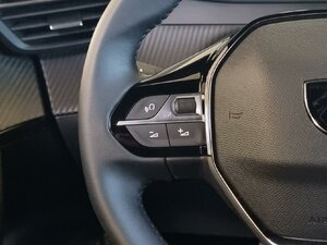 Peugeot 2008 Allure Klimaautom. Alu Allwetter Android Appl 14.715 km 18.480 &euro; HAAN 42781