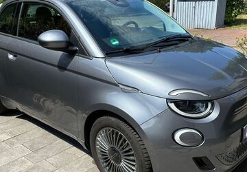 Fiat 500e 69.000 km 16.900 &euro; Leverkusen 51375