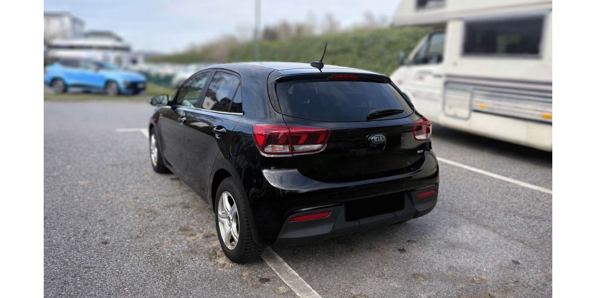 Kia Rio 104.000 km 10.800 &euro; Hückeswagen 42499