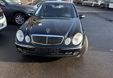 Mercedes-Benz E 320 335.000 km 2.700 &euro; Düsseldorf 40627