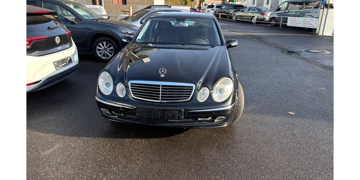 Mercedes-Benz E 320 335.000 km 2.700 &euro; Düsseldorf 40627