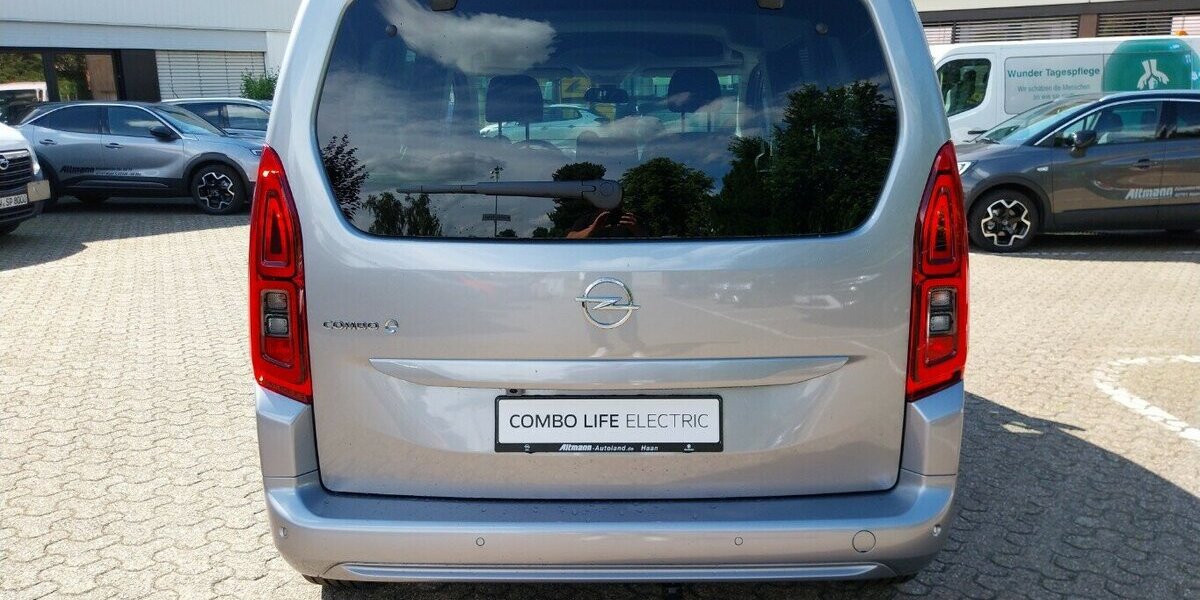 Opel Combo Life - e Ultimate 4.500 km 28.290 &euro; HAAN 42781