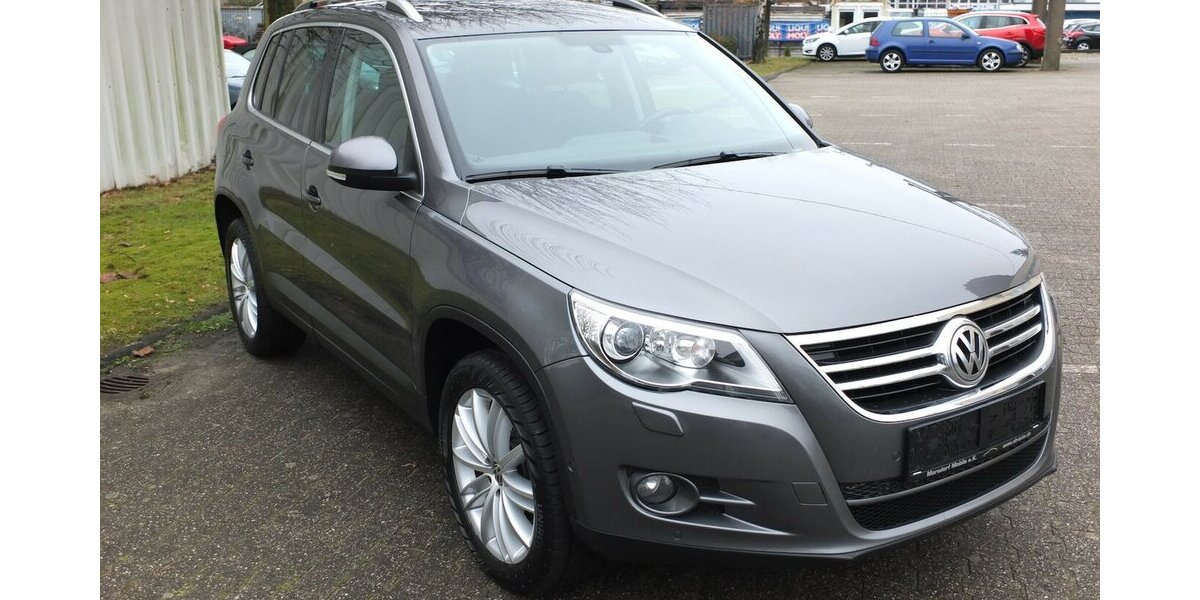 VW Tiguan TEAM orig.ATM ca 52 tkm XENON AHK PARKPILOT 112.432 km 9.698 &euro; Köln 50858