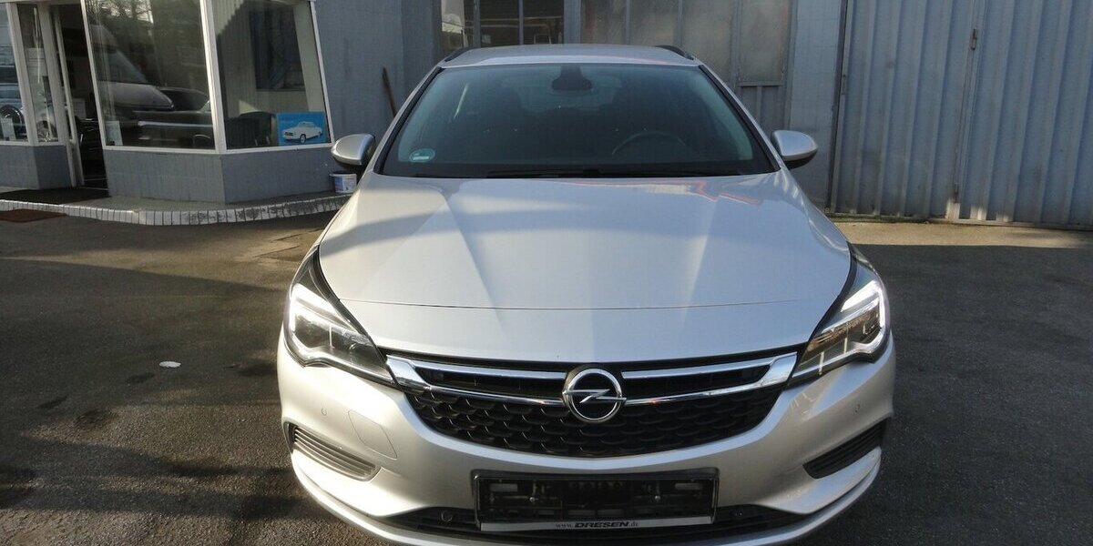 Opel Astra Edition 1,4 Klimatr. PDC V+H Allwetter Shz 90.000 km 8.990 &euro; Neuss 41462