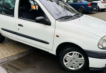 Renault Clio 105.000 km 3.500 &euro; Troisdorf 53842
