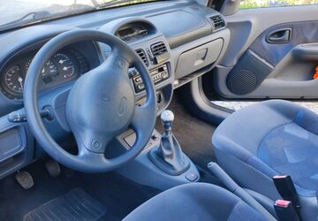 Renault Clio 122.800 km 2.300 &euro; Solingen 42657