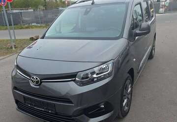 Toyota Proace 147.000 km 16.850 &euro; Köln - Poll 51105