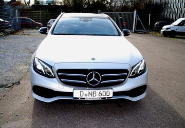 Mercedes-Benz E 300 114.830 km 23.100 &euro; Düsseldorf 40470