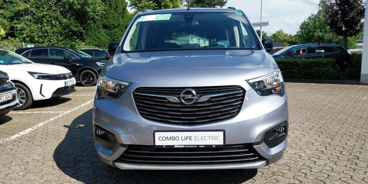 Opel Combo Life - e Ultimate 4.500 km 28.290 &euro; HAAN 42781