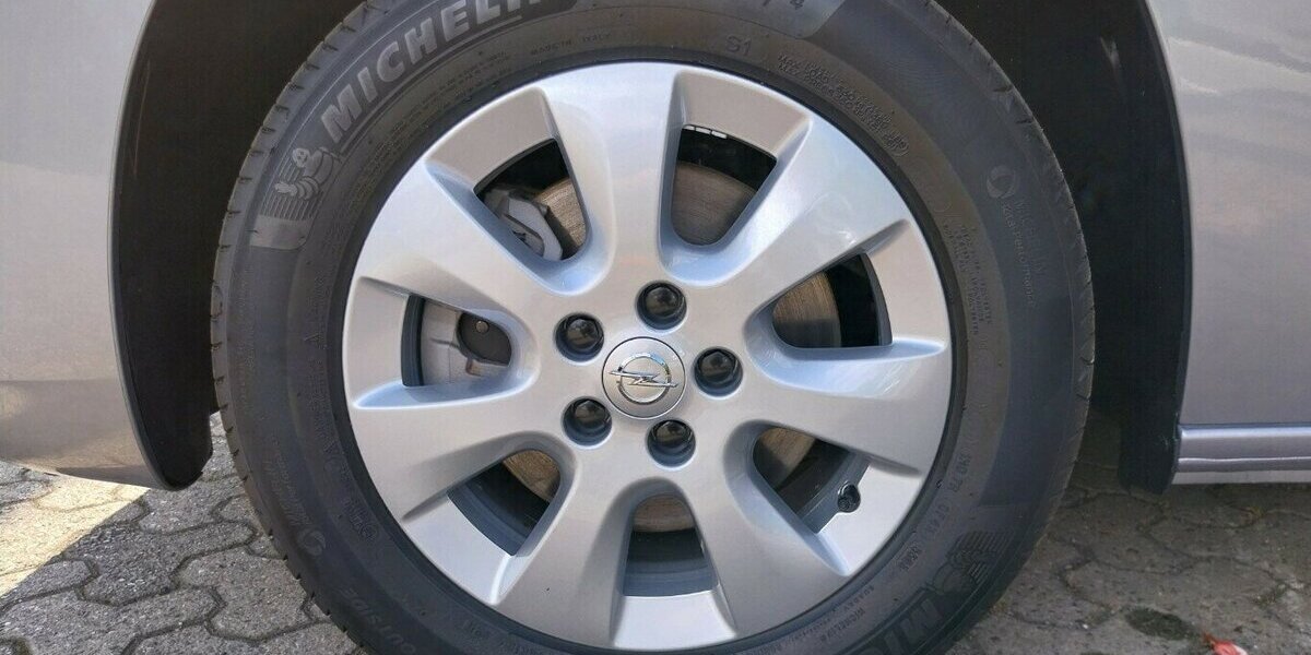 Opel Combo Life - e Ultimate 4.500 km 28.290 &euro; HAAN 42781