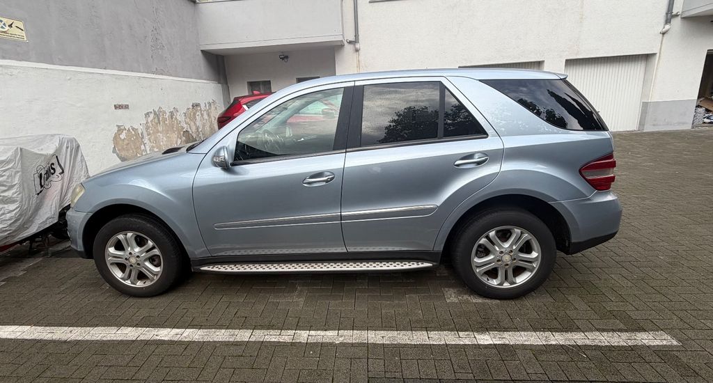 Mercedes-Benz ML 350 179.000 km 12.000 &euro; Düsseldorf 40227