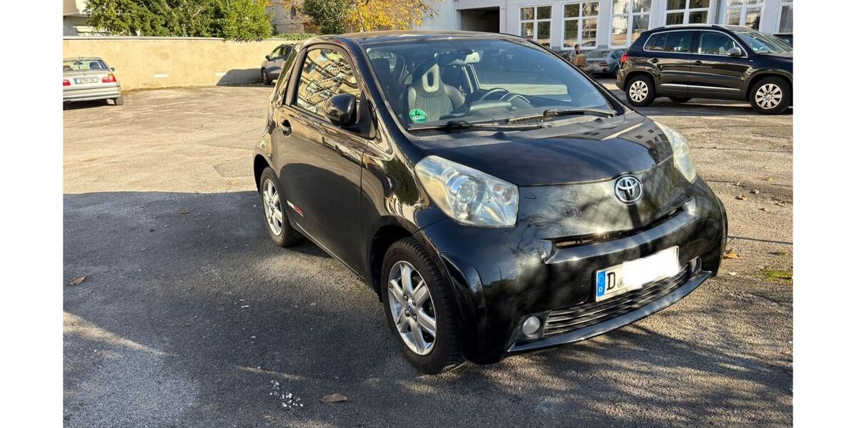 Toyota IQ 158.000 km 5.300 &euro; Düsseldorf 40227