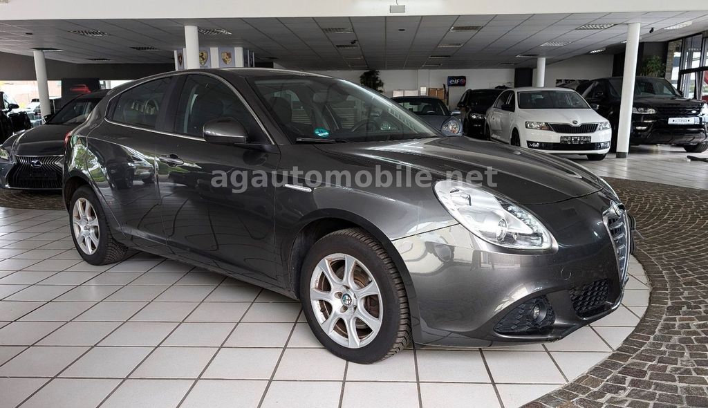 Alfa Romeo Giulietta 154.000 km 8.199 &euro; Hilden 40721