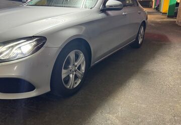 Mercedes-Benz E 220 146.000 km 22.999 &euro; köln 50733