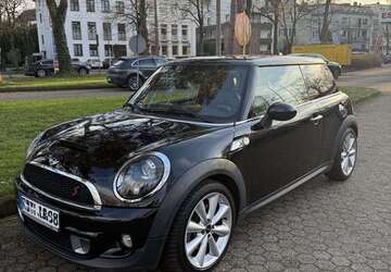 Mini One 78.000 km 13.700 &euro; Köln 50935