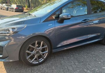 Ford Fiesta 29.800 km 17.200 &euro; Köln 50765