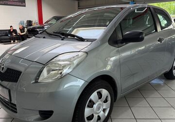 Toyota Yaris 188.000 km 2.900 &euro; Leverkusen 51371