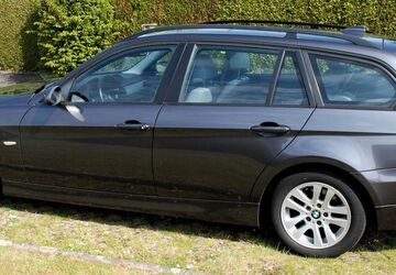 BMW 318 181.000 km 4.300 &euro; Leverkusen 51381
