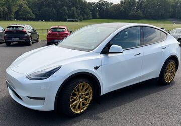 Tesla Model Y 60.400 km 37.000 &euro; Köln 50937