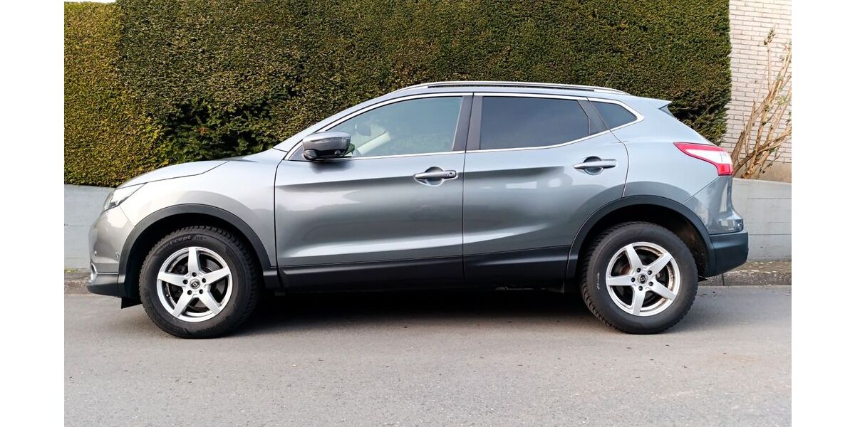 Nissan Qashqai 81.000 km 12.400 &euro; Leverkusen 51381
