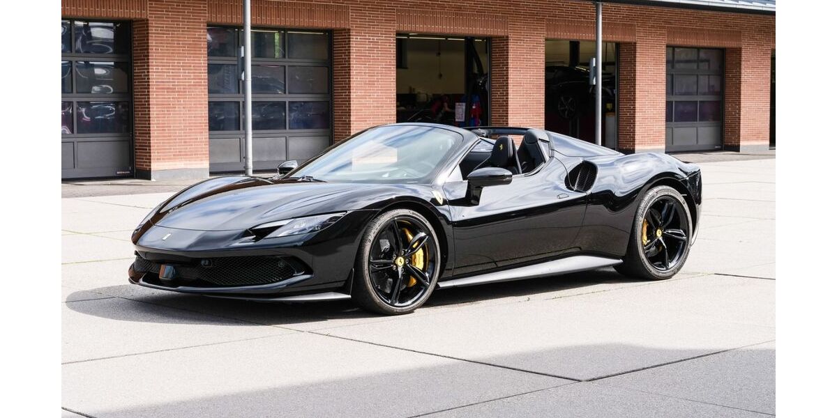 Ferrari 296 GTS 3.777 km 309.780 &euro; Köln 50858