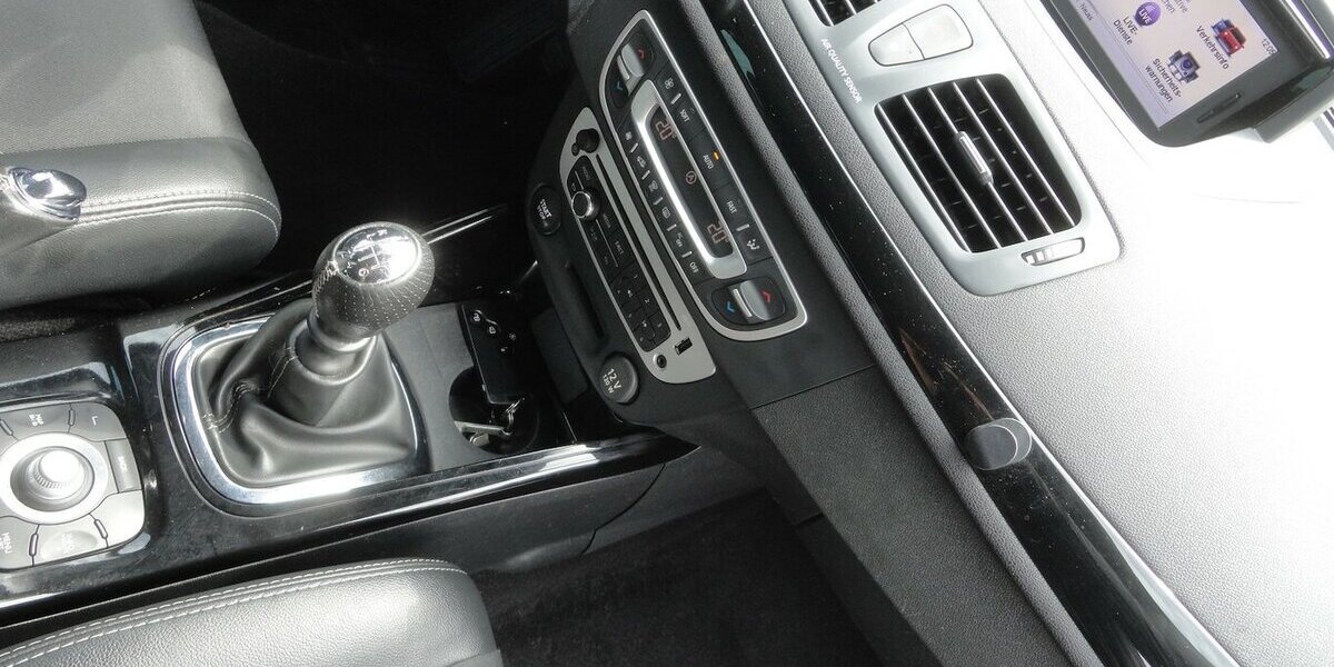 Renault Megane BOSE Edit. Klima.Kette+Reifen+Kuppl.Neu 150.000 km 5.790 &euro; Neuss 41462