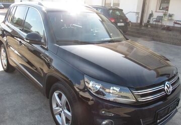 VW Tiguan 152.000 km 13.500 &euro; Leverkusen 51371