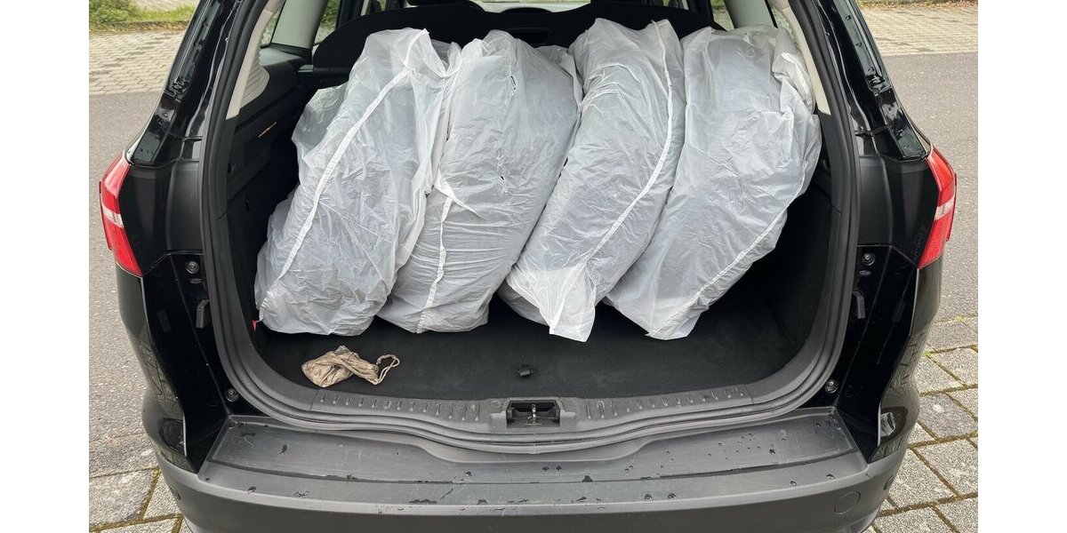 Ford Focus Klima Navi Zahnr.+Wa.-PumpeNeu SR+WR 1.Hd. 115.000 km 6.900 &euro; Erftstadt 50374