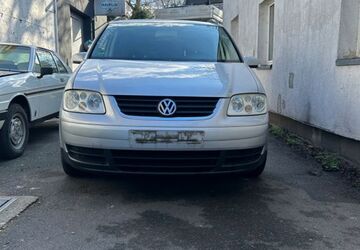 VW Touran 263.000 km 1.999 &euro; Köln 50969